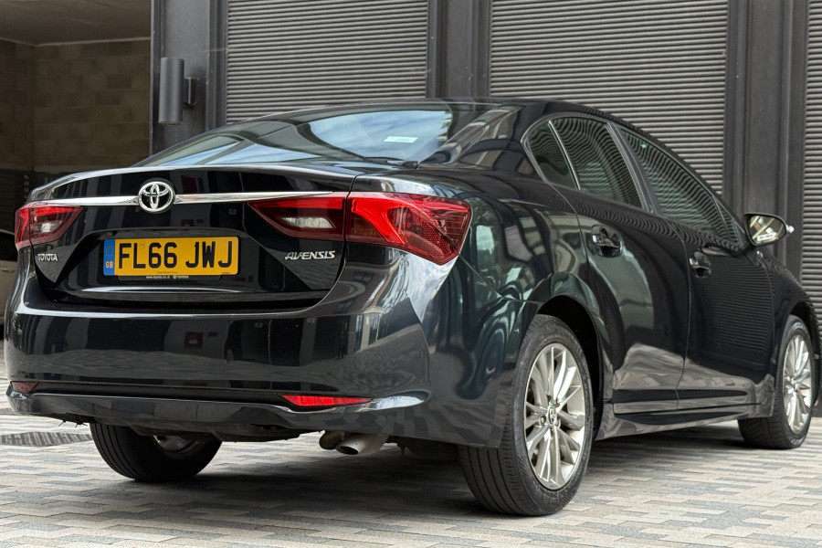 Toyota Avensis Verso 