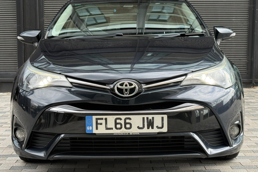 Toyota Avensis Verso 